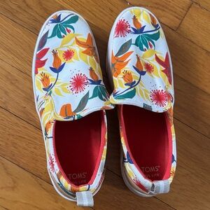 TOMS Women's Multicolor Floral Slip-On Sneakers